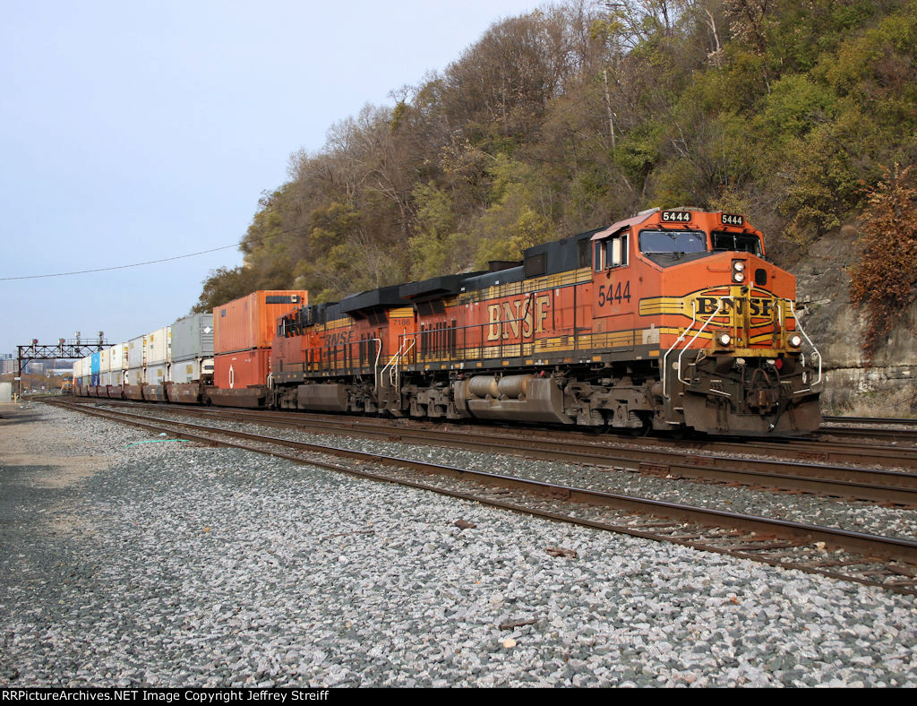 BNSF 5444